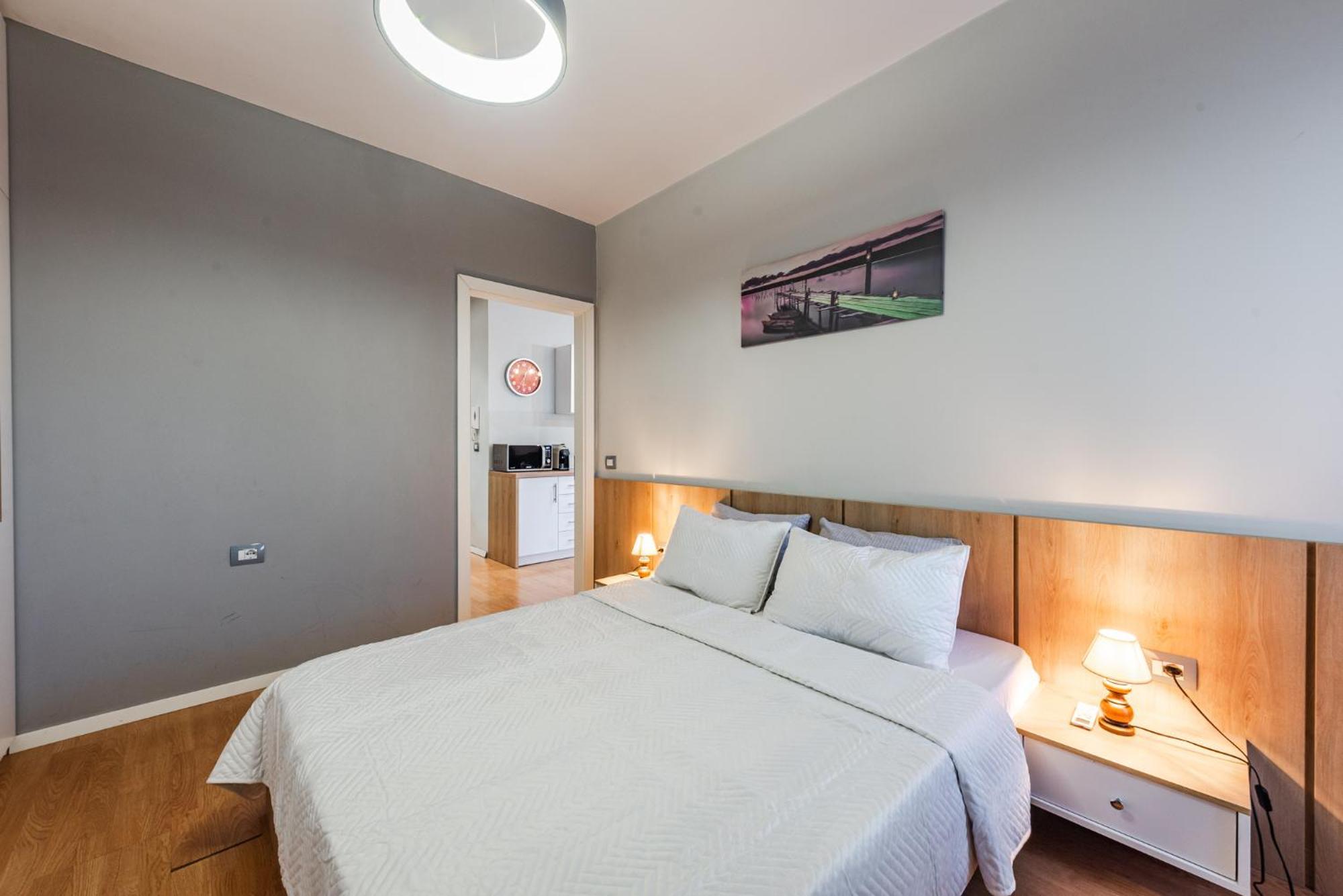Bright And Spacious - New Boulevard View Apartament Tirana